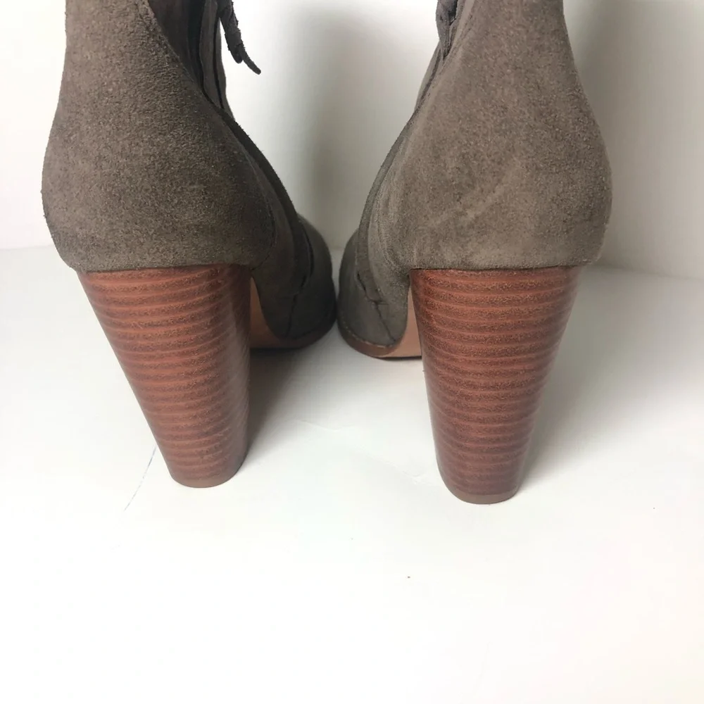 Joie Shirt Boots Size 37.5 Suede Heel Booties stacked heel olive Green Suede